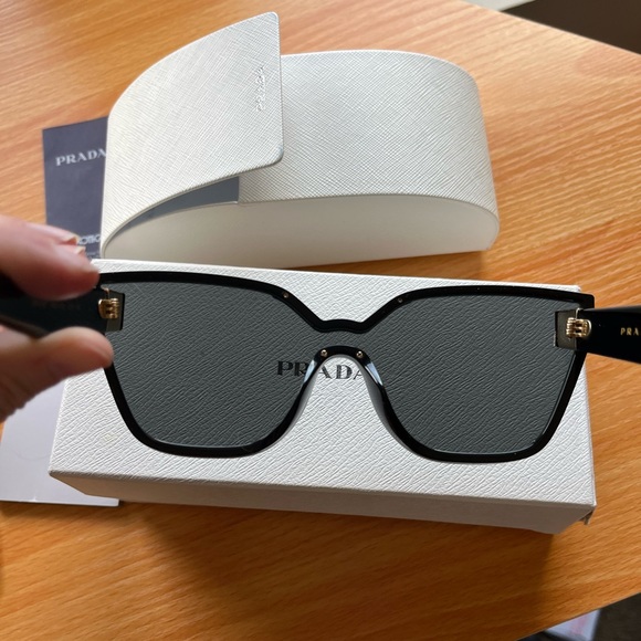 NWT Prada Black Gold Limited Edition Oversized Cat Eye Shield Sunglasses SPR16T - Picture 9 of 16